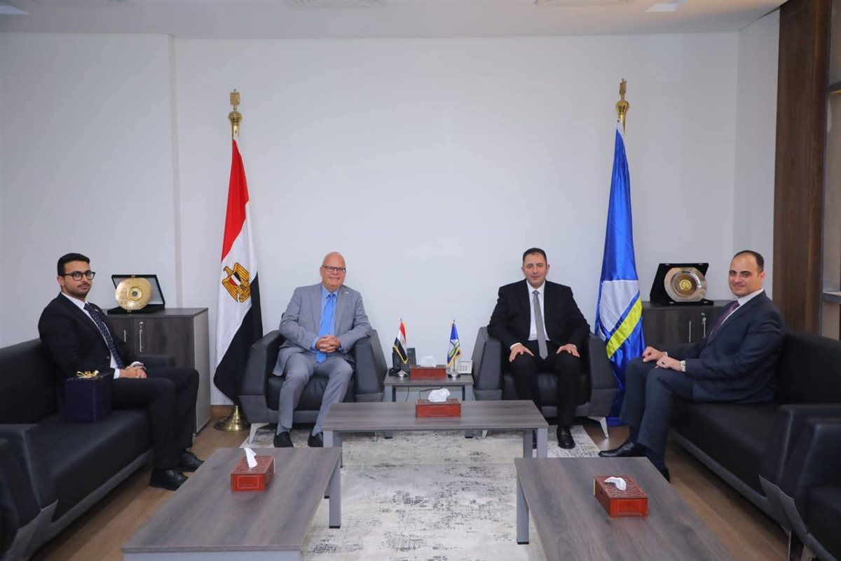 محافظ دمياط يستقبل السفير السويدي لبحث فرص الاستثمار 