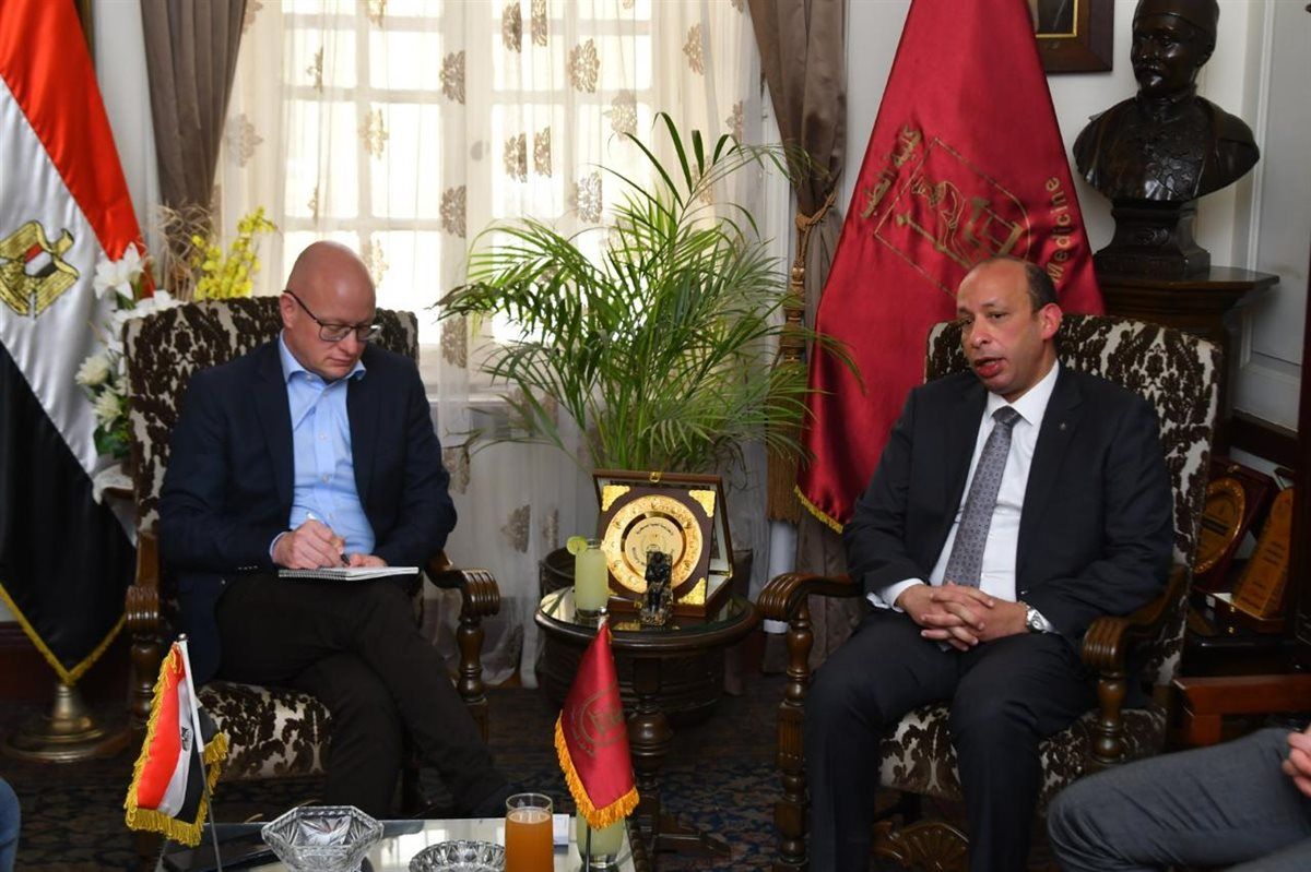 عميد قصر العيني يستقبل وفدا هولنديا لبحث تطوير منظومة التدريب الطبي الرقمي