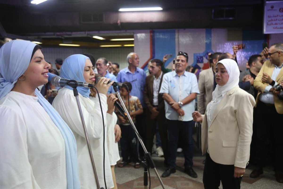 الثقافة تفاجئ ركاب المترو بعروض من دار الأوبرا 
