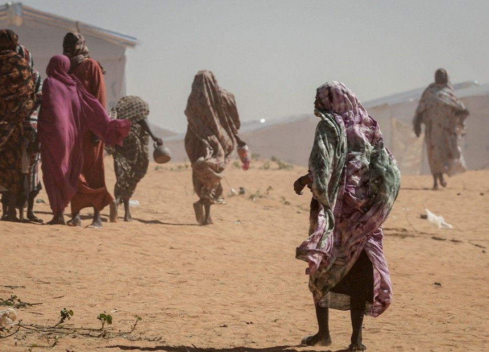 لاجئات سودانيات في مخيم تولوم للاجئين هربا من جرائم ميليشيات الدعم السريع