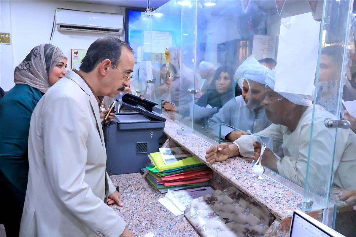محافظ سوهاج يتفقد المركز التكنولوجي