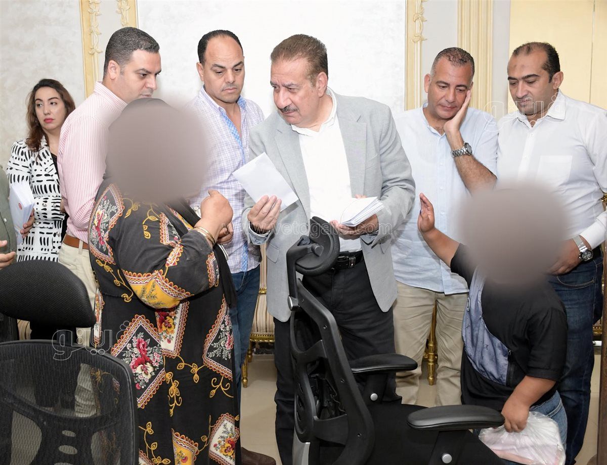 محافظ بورسعيد يستقبل 75 حالة إنسانية خلال لقاءات الخير 