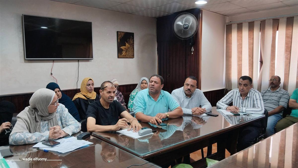 اجتماع تنسيقي بين تعليم دمياط والأبنية التعليمية لصيانة المقاعد المدرسية