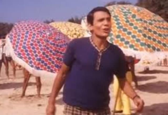 عبد الحليم يغنى دقوا الشماسى 