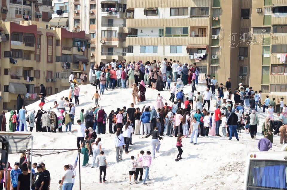 جبال الملح تستقبل الآلاف من الزائرين 