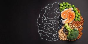 7 أطعمة تعمل على تقوية الذاكرة.. كيف تبقي ذهنك يقظاً؟