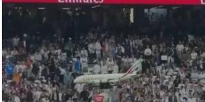 «طيران الإمارات» تسحر «الكلاسيكو» بضربة البداية