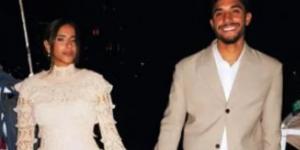 مرموش ينشر صورا مع خطيبته جيلان الجباس من أسوان