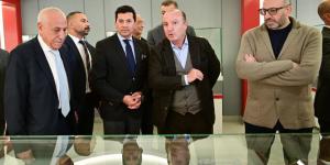 وزير
      الشباب
      والرياضة
      يزور
      الزمالك
      ويؤكد
      دعمه
      الكامل
      للقلعة
      البيضاء