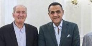 طارق
      حسين
      يهنئ
      حسن
      مصطفى
      بفوزه
      برئاسة
      الاتحاد
      الدولي
      لكرة
      اليد