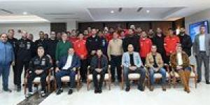 وزير
      الرياضة
      يدعم
      المنتخب
      استعدادًا
      لامم
      افريقيا
      اليد
      2026