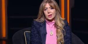 كانت امنيتي اغمض عيني.. لقاء سويدان تتحدث عن معاناتها مع مرض العصب السابع