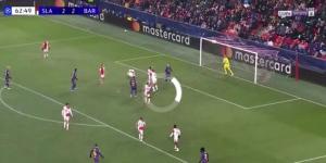 سلافيا براغ ضد برشلونة.. داني أولمو يسجل الهدف الثالث لـ برشلونة في مرمى سلافيا براغ بدوري أبطال أوروبا