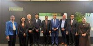 وفد وزارة البترول والثروة المعدنية يلتقي بالمستثمرين في جناح التعدين المصري بمؤتمر اندابا