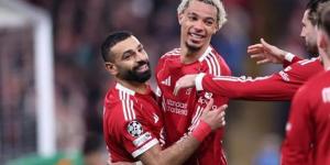 «أسطورة بعقلية رائعة».. هوجو إيكيتيكي يتغنى بمحمد صلاح