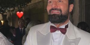 أحمد حاتم يثير الجدل بصورة مع عروس| هل يحتفل بزفافه