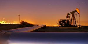 من القيادة ببطء لخلع الكرافات.. كيف تُغير حرب إيران نمط حياة الشعوب؟