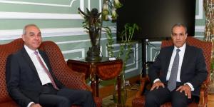 «لمواجهة التزييف».. ماذا دار في لقاء وزير الخارجية مع رئيس الهيئة العامة للاستعلامات؟
