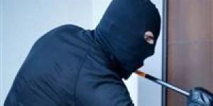 حارس العقار سقط في الفخ.. سرقة 2800 جنيه إسترليني من شقة ببولاق الدكرور