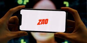 الأكثر تحميلاً.. تطبيق صيني جديد يثير جدلاً على الانترنت