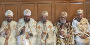 فرحة القيامة تُنير بورسعيد.. إقبال واسع على قداس العيد بكنيسة الأنبا بيشوي وسط أجواء روحانية مبهجة