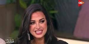 إلهام وجدي: ياسمين عبد العزيز بتضيف لأي فنان وبتخليه ينور جنبها