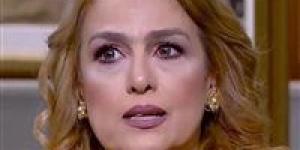 الفنانة سيمون تروي تفاصيل مأساوية عن رحيل والدها بسبب وجبة فسيخ ملوثة