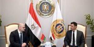 وزير الصناعة يبحث مع سفير بيلاروسيا بالقاهرة سبل تعزيز التعاون الاقتصادي