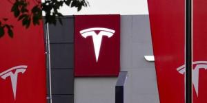 أرباح "تسلا" تتجاوز التوقعات وتدفع سهمها للصعود