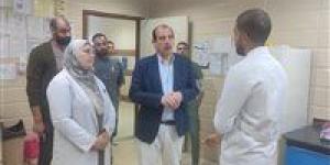 نائب وزير الصحة يُحيل مدير مركز التبين ومدير المنطقة الطبية والفريق الإشرافي للتحقيق ويوجه بصرف مكافأة لمستشفى 15 مايو التخصصي