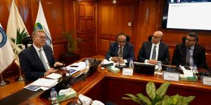 وزير البترول يوجه بالإسراع في استغلال إمكانات البترول والغاز بحقول خالدة