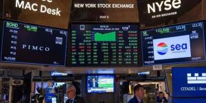 الأسهم الأمريكية تغلق على ارتفاع مدفوعة باتفاق إيران وتراجع النفط