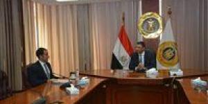 وزير الصناعة يبحث مع شركة جيد تكستايل إيجيبت خططها للتوسع في السوق المصري