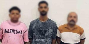 ضبط 3 عمال تحصيل تعدوا على فني تمريض بالقاهرة بعد تدخله للدفاع عن سيدة مسنة