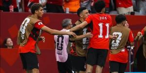 شكرا لله، منتخب مصر يقرأ القرآن داخل غرفة الملابس احتفالا بالتأهل لدور الـ32 بكأس العالم (فيديو)