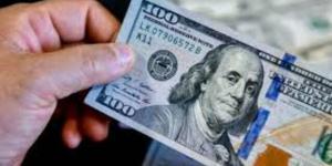 الدولار يتمسك بمكاسبه مع تصاعد التوترات وارتفاع النفط