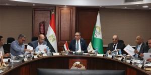 محافظ الجيزة يتابع طلبات تقنين أوضاع التعديات على أراضي أملاك الدولة
