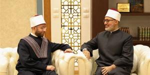 وزير الأوقاف يزور مفتي الجمهورية للاطمئنان على صحته - النيل نيوز