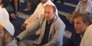 في مشهد يجسد الوحدة الوطنية، مسيحي يشارك في افتتاح "مجمع الرحمة الإسلامي" بطوخ - النيل نيوز