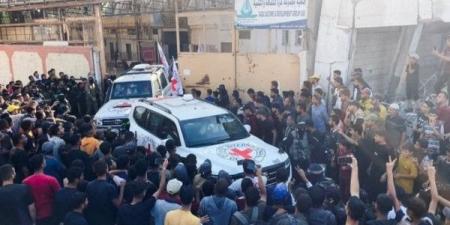 حماس تسلم جثامين 4 محتجزين إسرائيليين والجيش الإسرائيلي يعتبر الخطوة إخلالًا بالتزاماتها