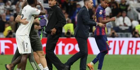 فينيسيوس حاول ضربه..كل مدريد ضد لامين يامال
