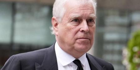 ترحيب في بريطانيا بإبعاد آندرو عن الحياة الملكية