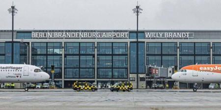 طائرات مسيرة تعلق حركة الطيران مؤقتاً في مطار برلين