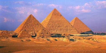 مصر ترد على مزاعم إسرائيل بالمشاركة في بناء الأهرامات