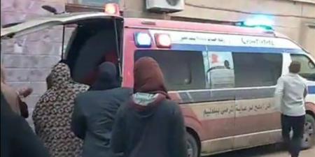 انهيار أسرة الطالبة ضحية والدها لحظة خروج جثمانها من المشرحة بكفر الشيخ | بث مباشر