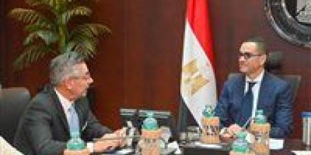 فرصة
      للتعاون
      بين
      الشركات
      المصرية
      والإيطالية..
      وزير
      الاستثمار:
      نستهدف
      توطين
      عددًا
      من
      الصناعات