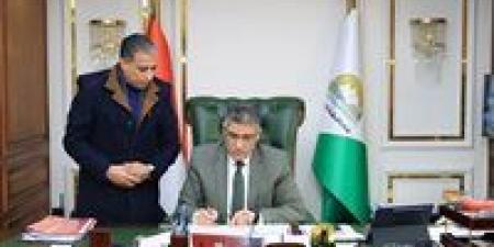 عاجل
|
محافظ
الجيزة
يعتمد
مواعيد
امتحانات
الترم
الأول
2026..
و19
يناير
إجازة
رسمية
للطلاب