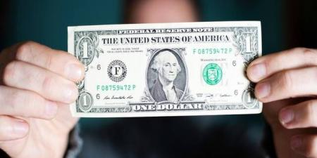 الدولار
يحافظ
على
مكاسبه
مع
ترقب
الأسواق
قرارات
البنوك
المركزية