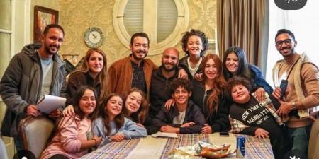 بطولة
أحمد
زاهر..
صور
جديدة
من
كواليس
تصوير
مسلسل
لعبة
وقلبت
بجد