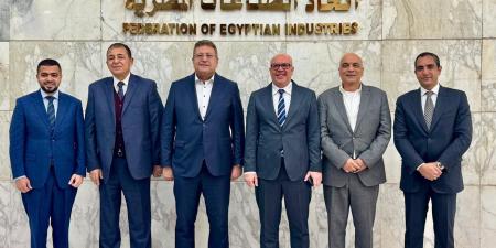 المهندس
أحمد
أمين
مسعود
بعد
انتخابه
عضوًا
بهيئة
مكتب
غرفة
التطوير
العقاري:
«نتطلع
إلى
مساهمة
مختلفة
في
الاقتصاد
الوطني»